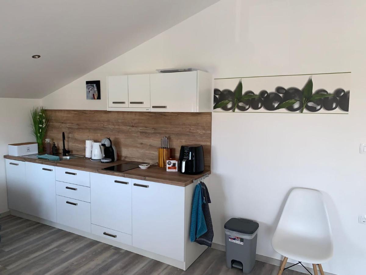 Appartement Vila Fajen Sukosan Ngoại thất bức ảnh